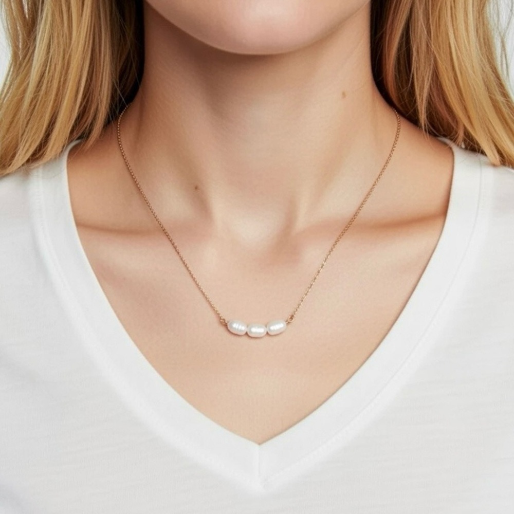 Gold Chain Necklace with Pearl Accents – Dainty & Elegant